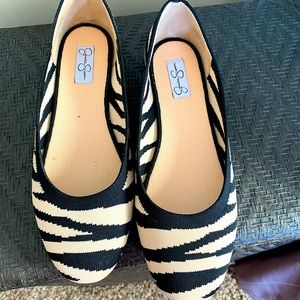 Jessica Simpson flats